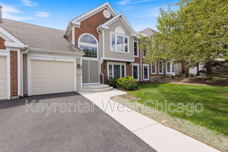 Elk Grove Village House: 1851 Fox Run Dr