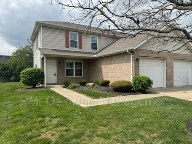 Troy Condo: 130 Heather Rd