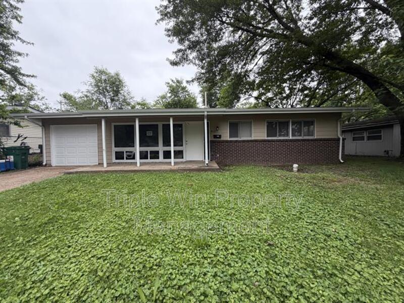 Florissant House: 410 Ridge Dr