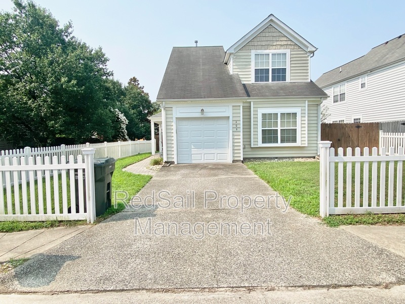 Yorktown House: 405 Holmes Blvd