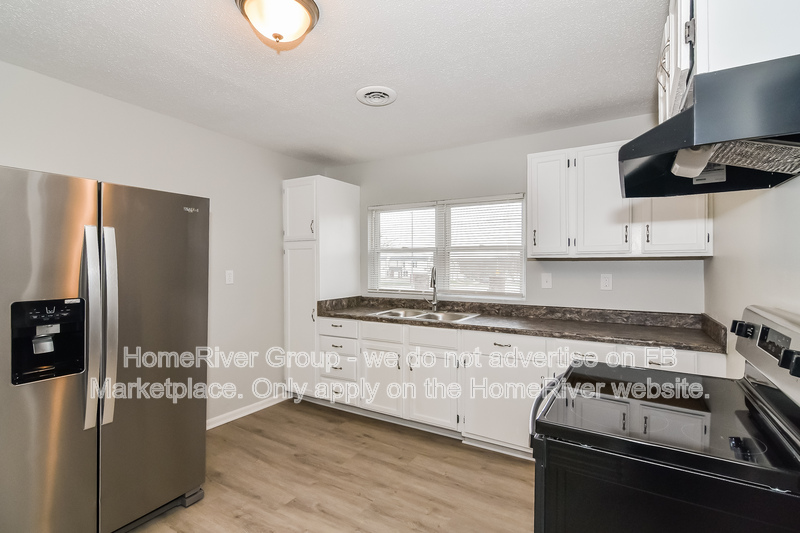 Kansas City House: 3800 E 93rd St