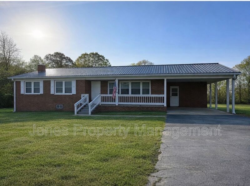 Thomasville House: 152 Leonard Drive