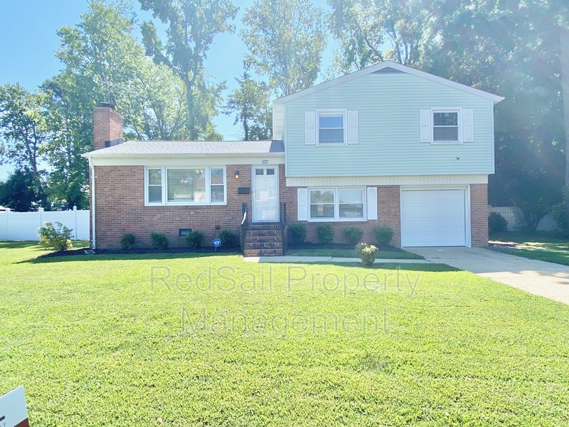 Hampton House: 137 Tanglewood Dr