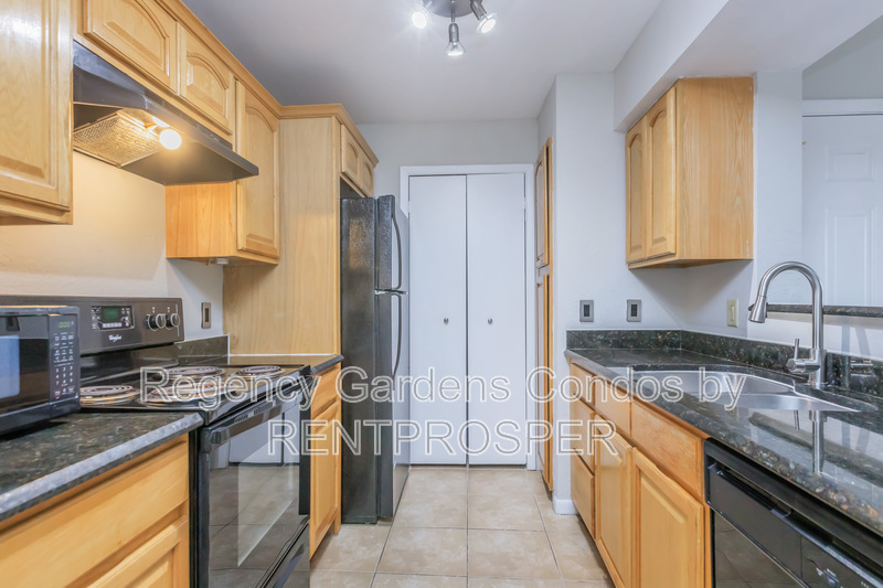 Orlando Condo: 4301 Lizshire Lane