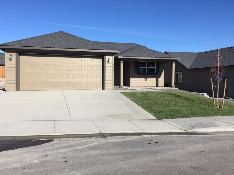 Kennewick House: 9352 W. 9th Place