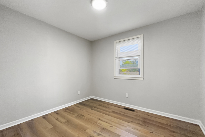 Photograph 7 of 295 South Benedict Avenue