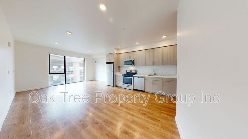 Oakland House: 532 Union St