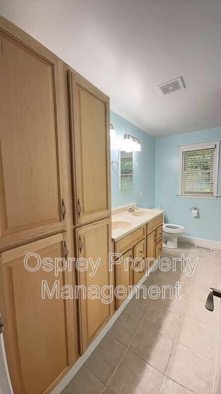 Spacious Brick Ranch Single Family Home!  - Photo 12