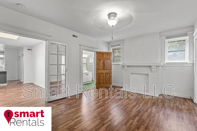 St. Louis Condo: 1722 Waverly Place - F