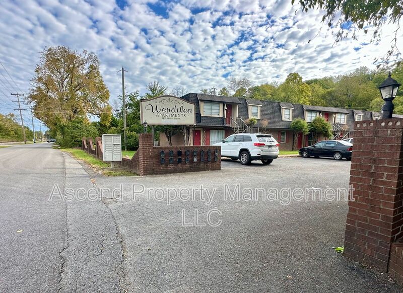 Red Bank House: 2410 Lyndon Ave - 8