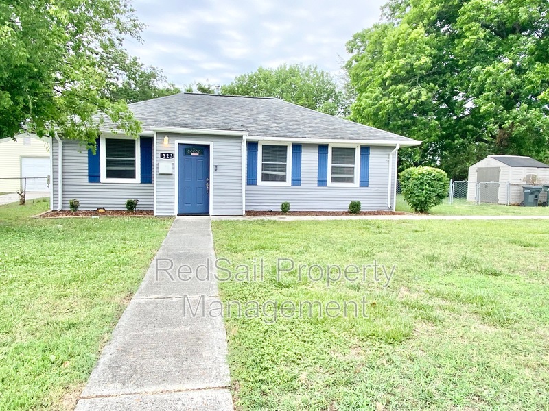 Hampton House: 323 Roane Dr