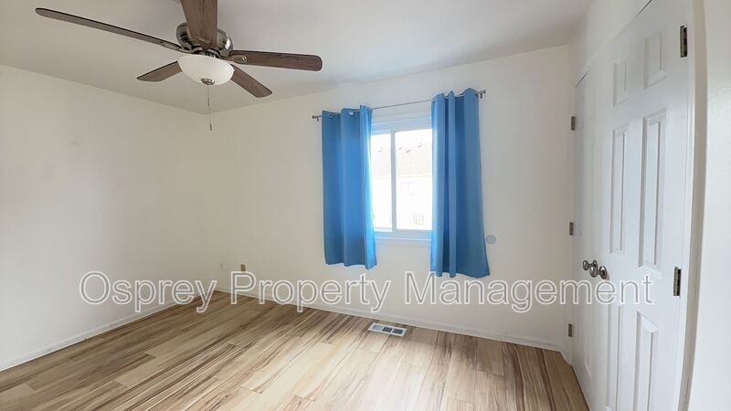 Spacious 2-Bedroom Condo! - Photo 11