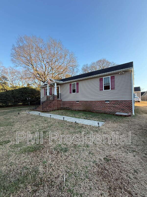 Henrico House: 1041 Greenview Drive