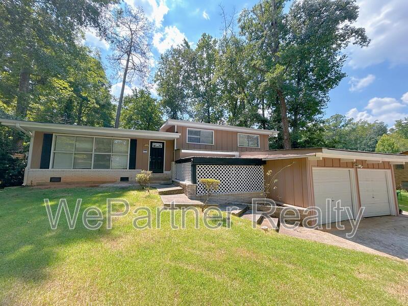 Ellenwood House: 3558 Telstar Dr