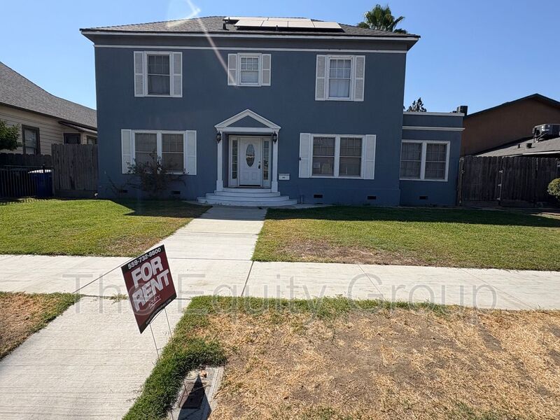 Hanford House: 209 East 11th St