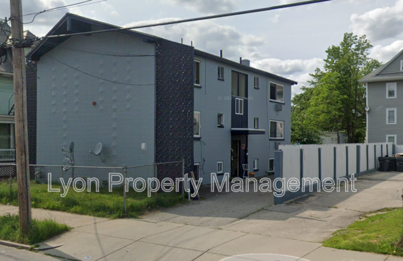 Providence Condo: 51 Adelaide Ave