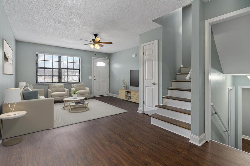 Olathe Condo: 618 E Johnston St