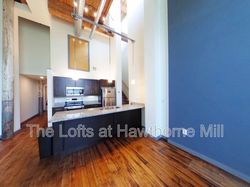 Charlotte Apartment: 1101 Hawthorne Ln
