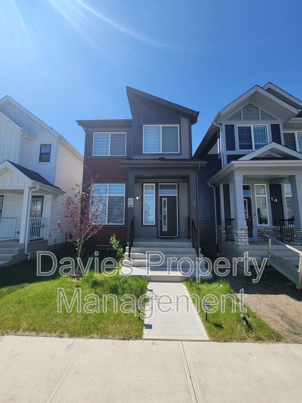 Edmonton House: 17252 2 Street NW