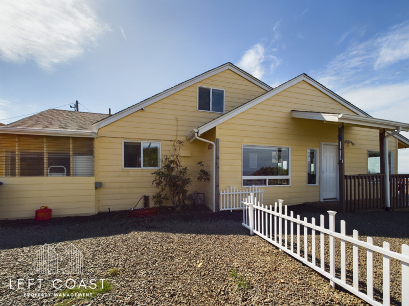 Lincoln City House: 1033 Northwest Inlet Avenue