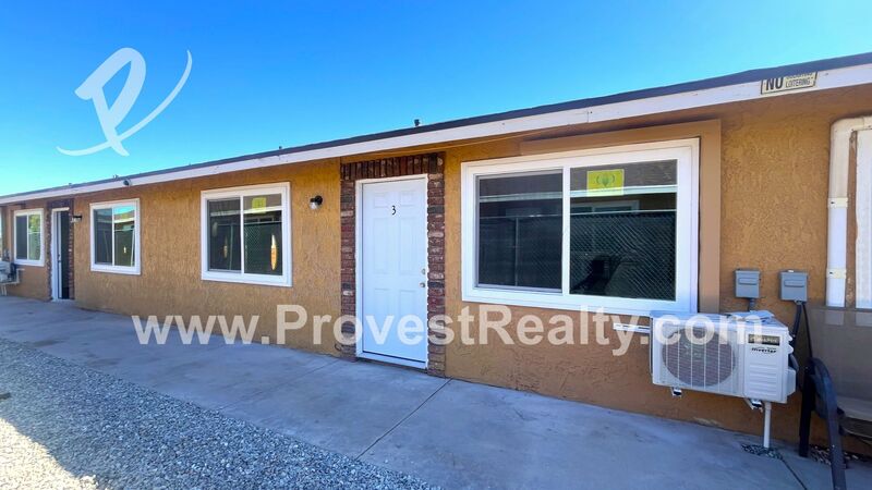 Adelanto House: 11800 White Ave
