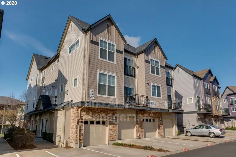 Hillsboro House: 10805 NE Red Wing Way