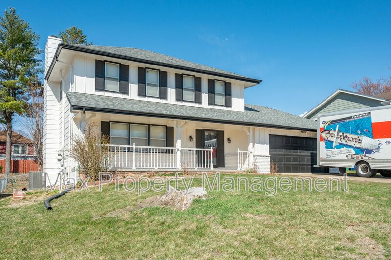 Urbandale House: 7613 Prairie Ave