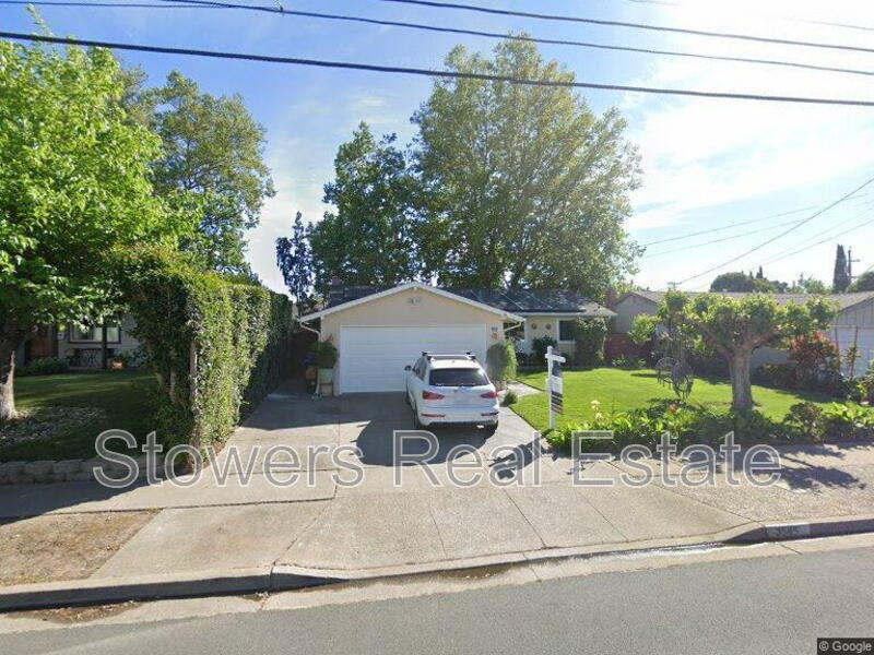 Concord House: 3585 Esperanza Dr