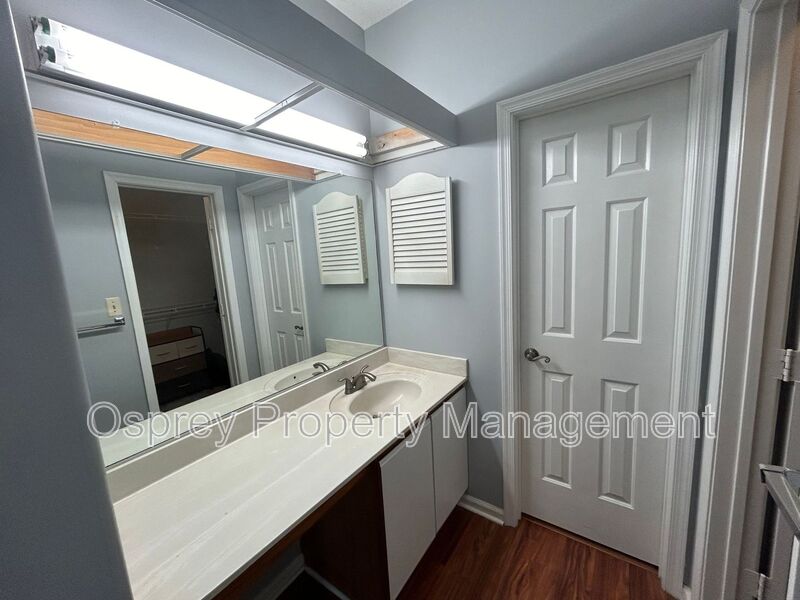 Introducing a charming 2 bedroom, 2 bathroom condo  - Photo 17
