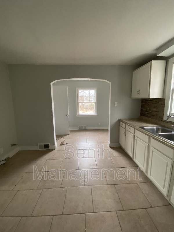 Detroit House: 5074 Berkshire St