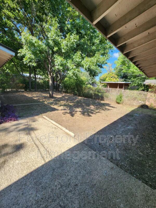 119 Brettonwood Dr  TX 78218 - Photo 13