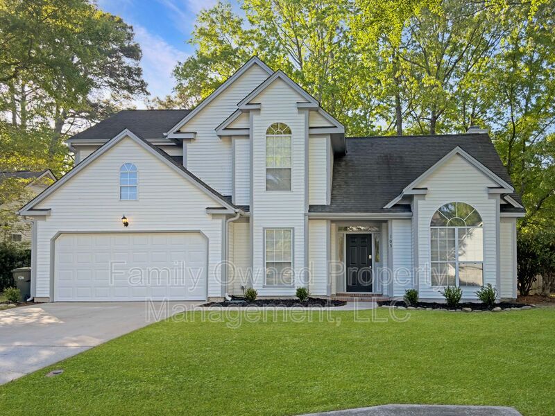 Goose Creek House: 105 Mallory Drive