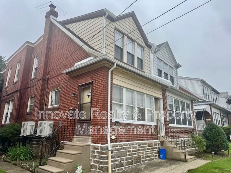 Philadelphia House: 1830 Lansing St