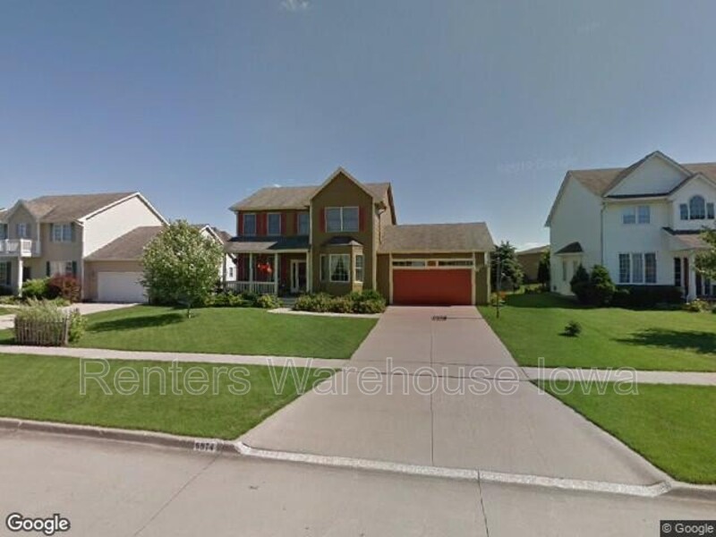 West Des Moines House: 6874 Dakota Dr