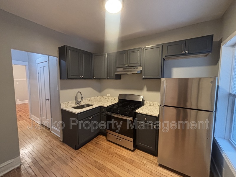 Chicago Condo: 6525 S Evans Ave