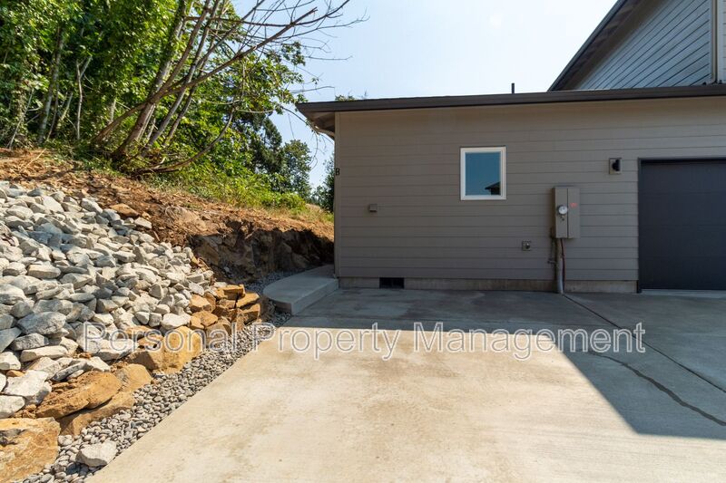 Washougal Condo: 1815 N R Cir