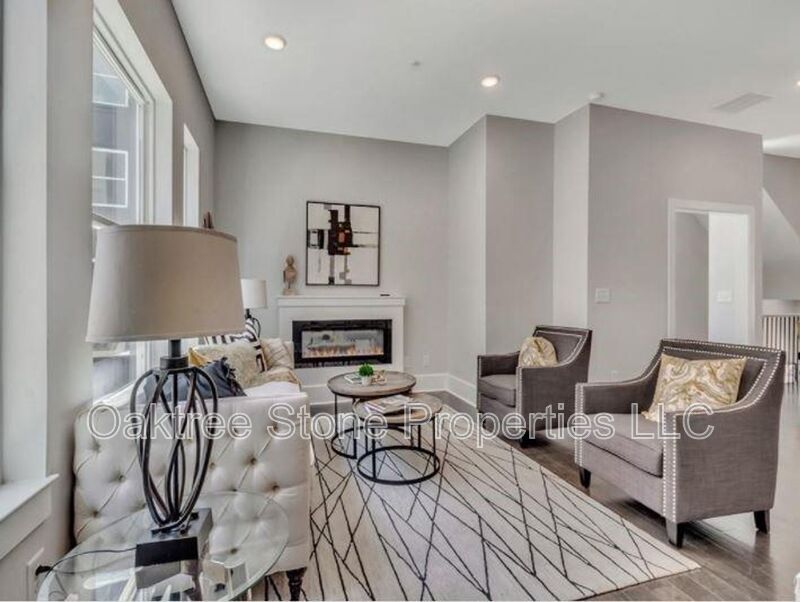 Atlanta House: 456 Parkway Drive NE