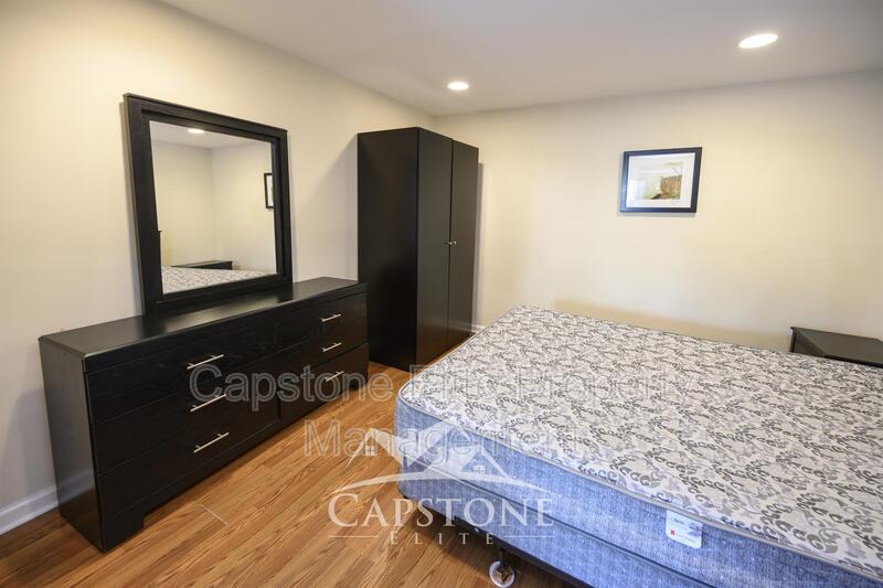 Newark Condo: 206 Matthews Drive - 5-Downstairs Master
