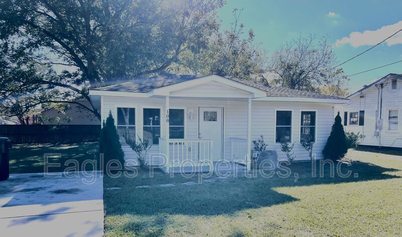 Goldsboro House: 108 Head Street