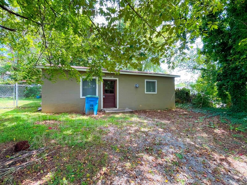 Asheville House: 509 N. Louisiana Avenue