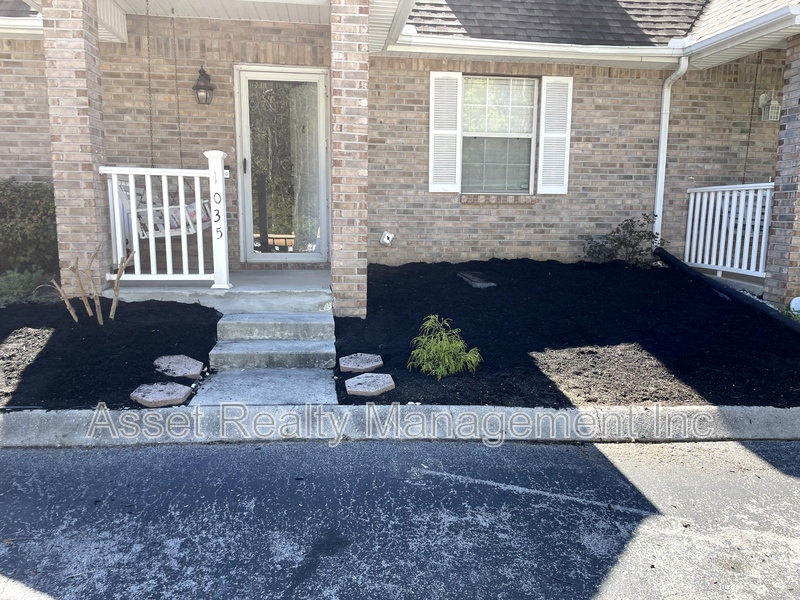 Knoxville House: 1035 Nod St