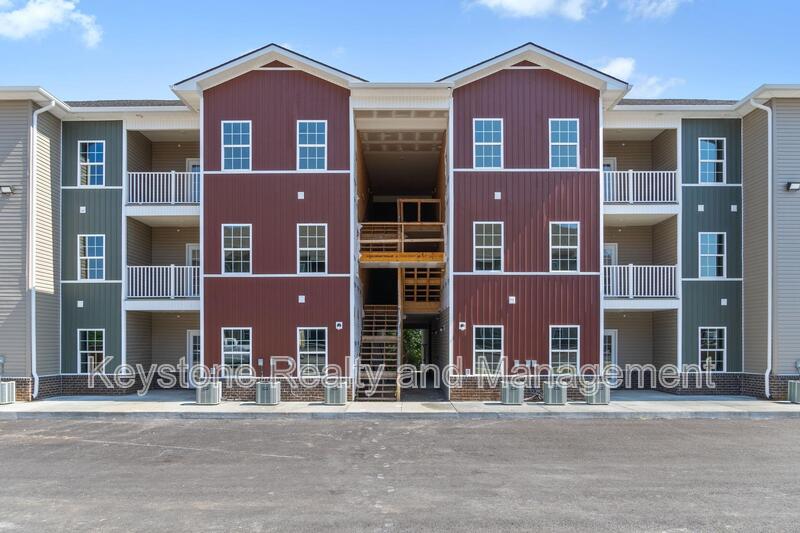 Clarksville Condo: 229 E. Johnson Circle
