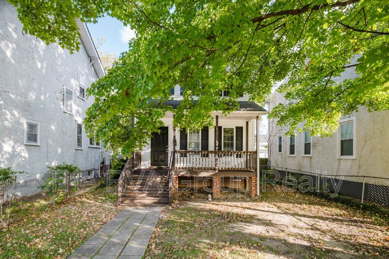 Richmond House: 2909 2nd Avenue