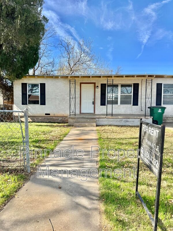 San Angelo House: 1305 Richard St
