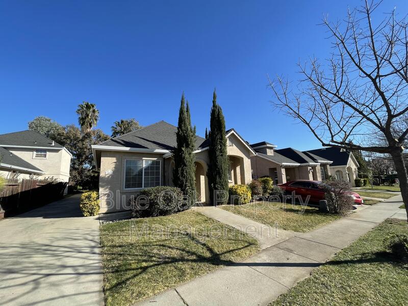 Chico House: 1877 Devonshire Dr.