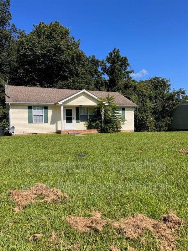 Oak Grove House: 665 Artic Avenue