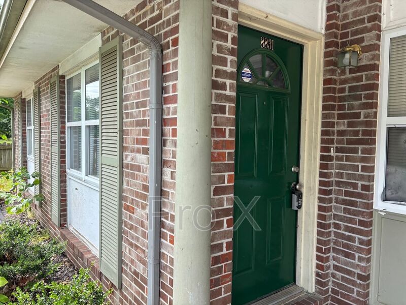 Rogers House: 8831 Country Club Drive