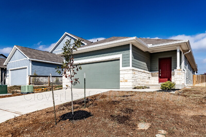 New Braunfels House: 275 Kinsley Way