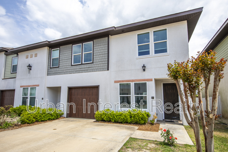 Destin Townhome: 995 Airport Rd
