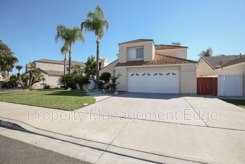 Menifee House: 30135 Via Palermo